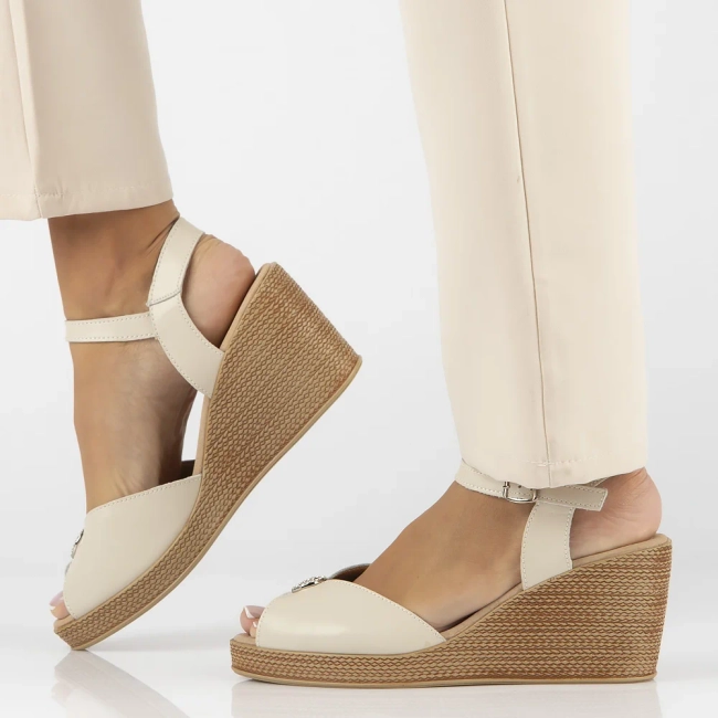 Leather sandals Filippo DS6026/24 EC ecru