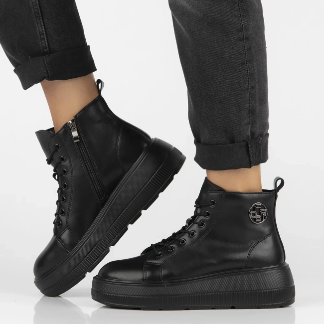 Leather ankle boots Filippo DBT6374/25 BK black