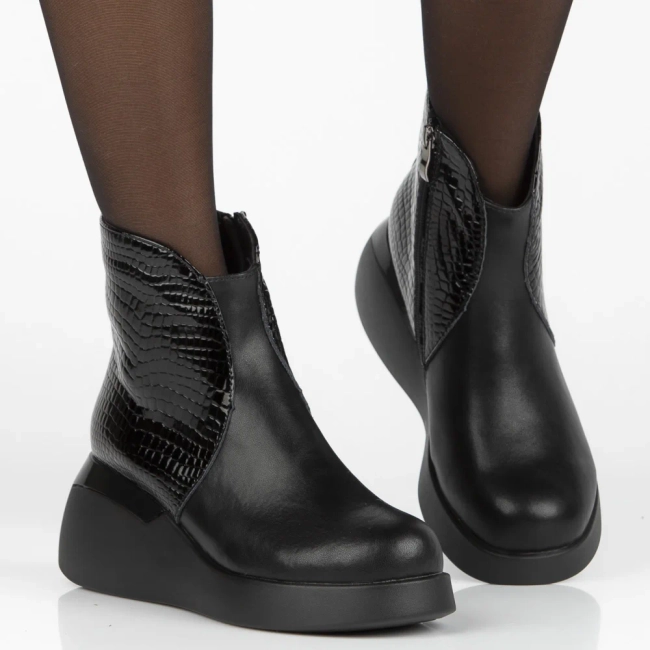 Leather ankle boots Filippo DBT7431/25 BK black