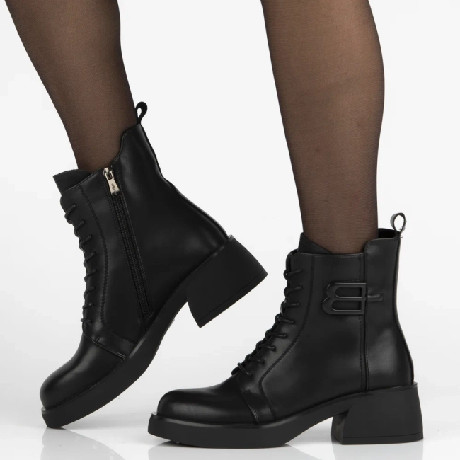 Leather ankle boots Filippo DBT6550/25 BK black