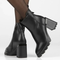 Leather ankle boots Filippo DBT6584/24 BK black