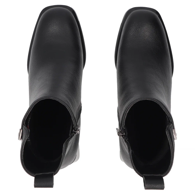 Leather heeled ankle boots Filippo DBT8039/26 BK black