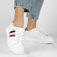 Skórzane półbuty na platformie Filippo DP4530/23 WH RD białe