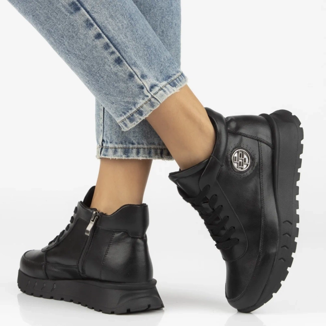 Leather ankle boots Filippo DBT7145/25 BK black