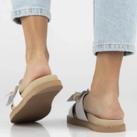 Skórzane klapki Filippo DK7638/26 WH białe
