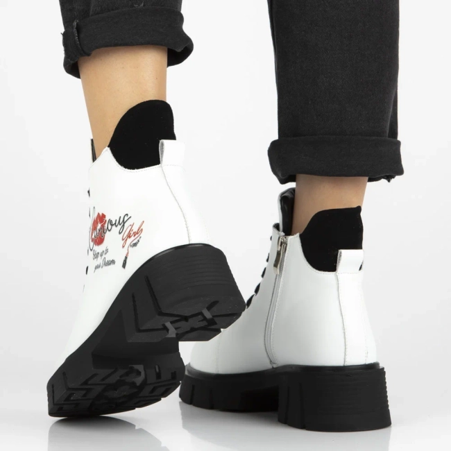 Leather ankle boots Filippo DBT7147/25 WH white