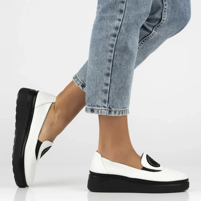 Leather shoes Filippo DP6801/25 WH white