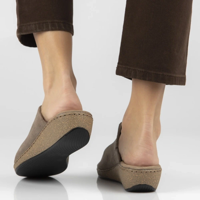 Skórzane klapki Filippo DK7567/26 TP taupe