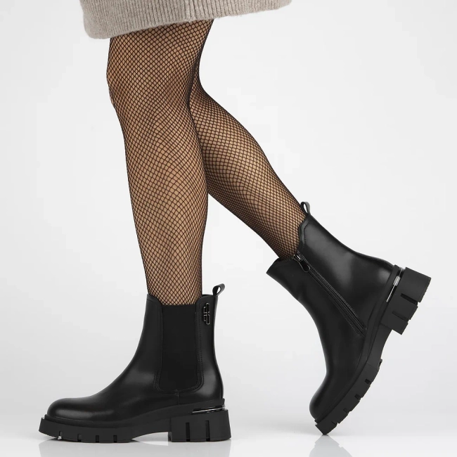 Leather ankle boots Filippo DBT6559/24 BK black