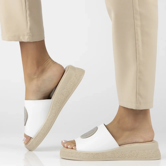 Leather flip-flops Filippo DK6987/25 WH white