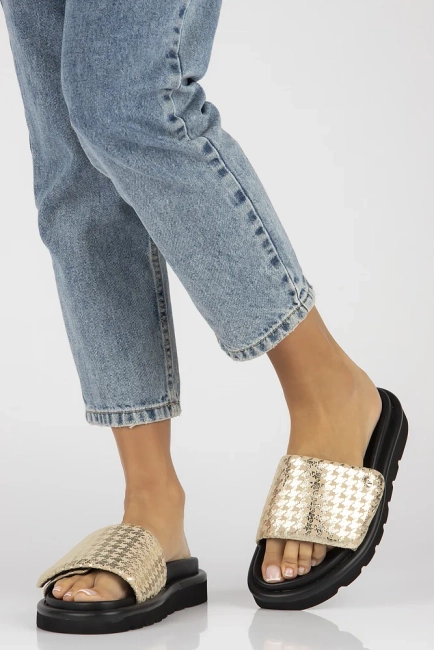 Skórzane klapki Filippo DK6150/24 GO złote