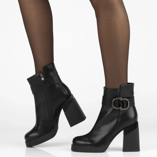 Leather ankle boots Filippo DBT7183/25 BK black