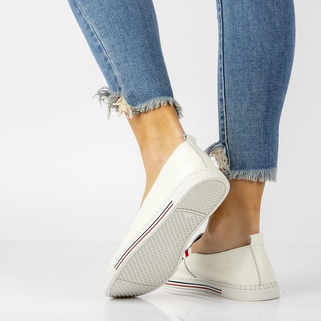 Leather shoes FILIPPO DP066/21 WH white