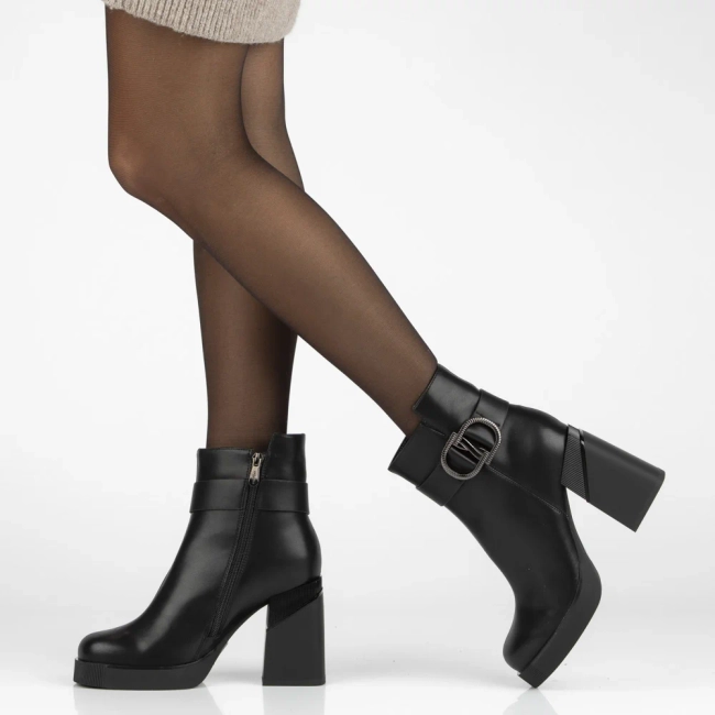 Leather ankle boots Filippo DBT7183/25 BK black