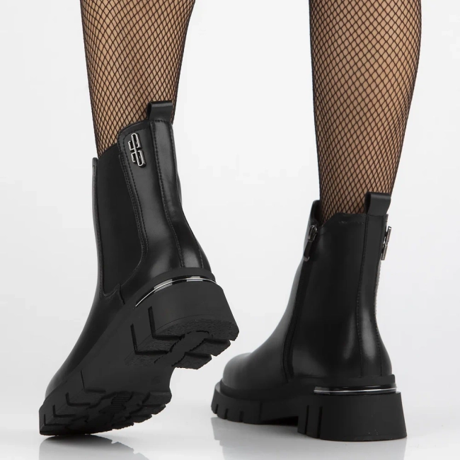 Leather ankle boots Filippo DBT6559/24 BK black