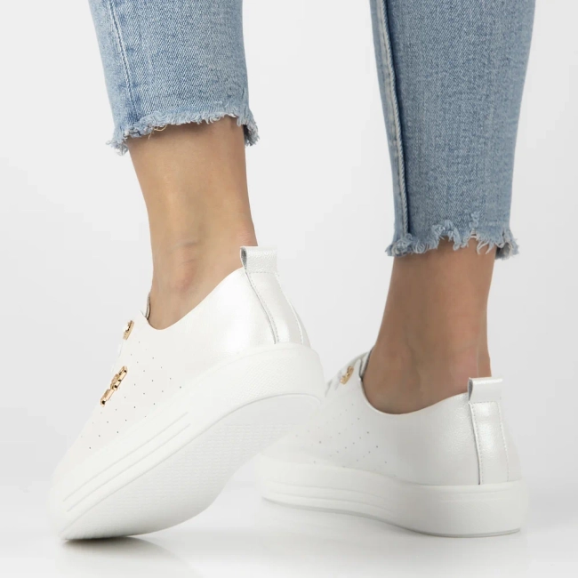 Leather sneakers Filippo DP7052/25 WH white