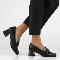 Skórzane półbuty na obcasie Filippo DP6196/24 BK czarne