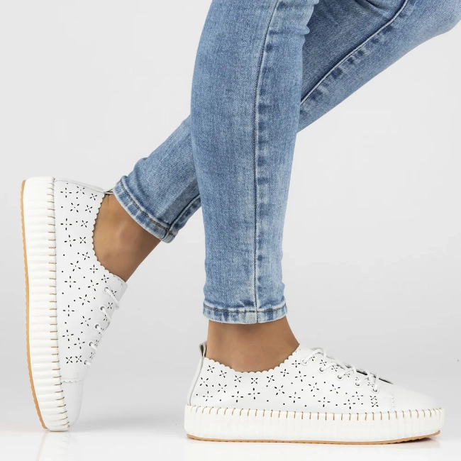 Leather shoes Filippo DP6761/25 WH white