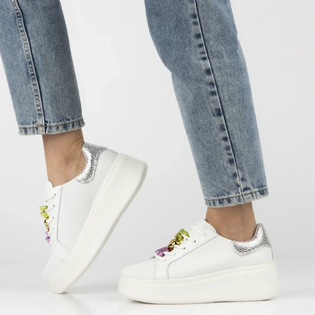 Skórzane sneakersy Filippo DP6793/25 WH białe