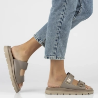 Leather flip-flops Filippo 40439 beige