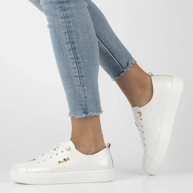 Leather sneakers Filippo DP7052/25 WH white