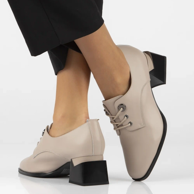 Skórzane półbuty na obcasie Filippo DP4841/24 BE beżowe