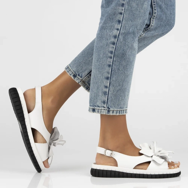 Leather sandals Filippo DS6965/25 WH white