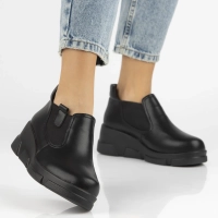 Skórzane botki na platformie Filippo DBT7164/25 BK czarne