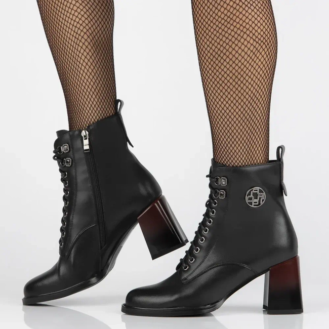 Leather ankle boots Filippo DBT6316/24 BK black