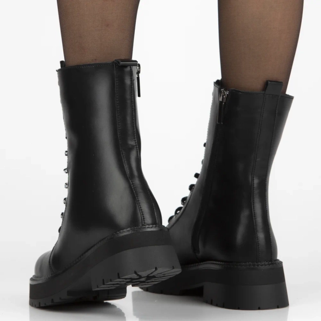 Leather ankle boots Filippo DBT7256/25 BK black