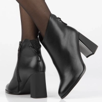 Leather ankle boots Filippo DBT6328/24 BK black