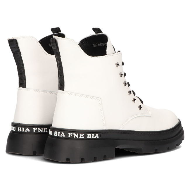 Skórzane trzewiki Filippo DBT3063/21 WH białe