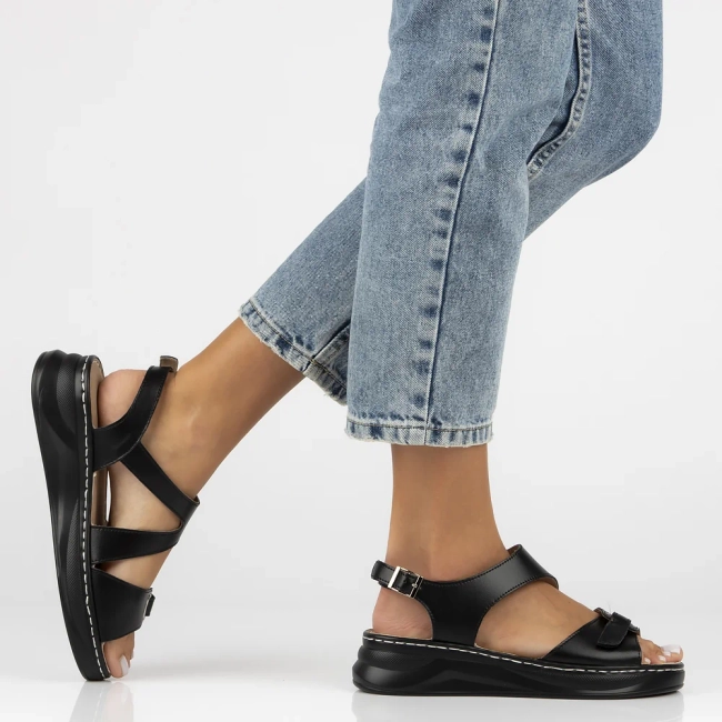 Skórzane sandały na platformie Filippo DS7043/25 BK czarne