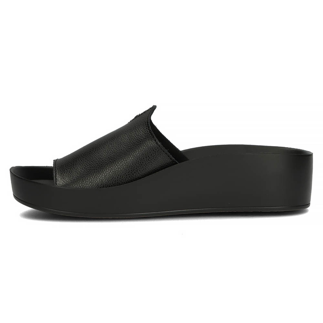 Leather flip-flops Filippo DK2059/22 BK black