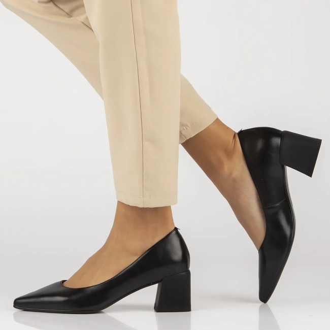 Skórzane czółenka Filippo DP4433/23 BK czarne