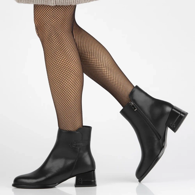 Skórzane botki na obcasie Filippo DBT6323/24 BK czarne