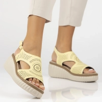 Leather sandals Filippo DS6819/25 YL yellow