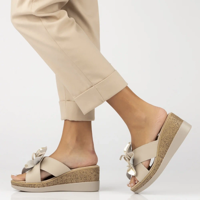 Leather flip-flops Filippo DK7039/25 BE beige