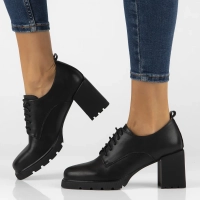 Skórzane półbuty na obcasie Filippo DP6198/24 BK czarne