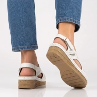 Skórzane sandały Maciejka L4494-11/00-1 białe