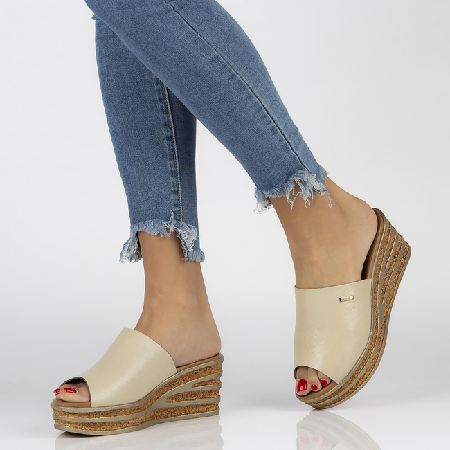 Leather flip-flops Filippo 40160 beige