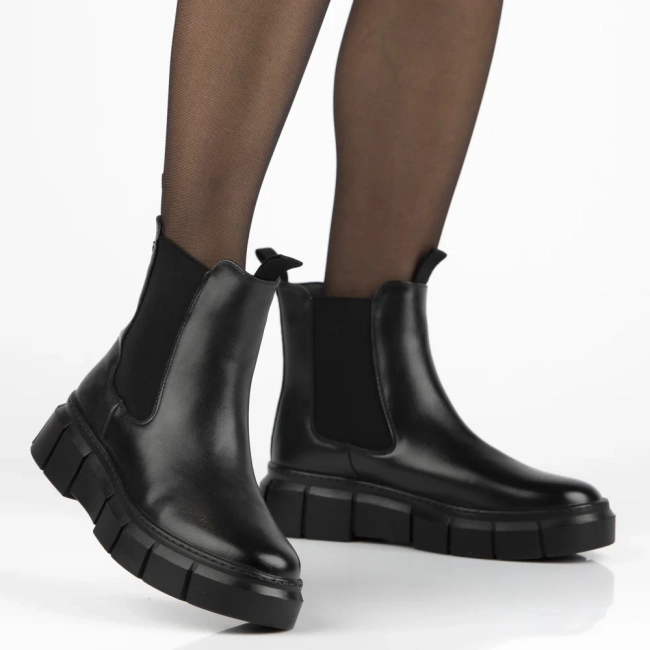 Leather ankle boots Filippo DBT7264/25 BK black