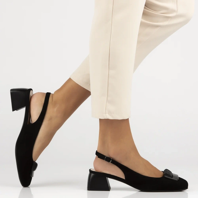 Leather pumps Filippo DP6945/25 BK SU black