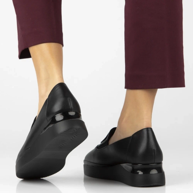 Skórzane półbuty na platformie Filippo DP7396/25 BK czarne