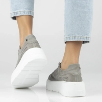 Skórzane sneakersy Filippo DP7675/26 GR szare