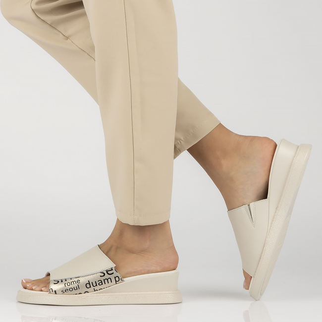 Leather flip-flops Filippo DK4402/23 BE beige