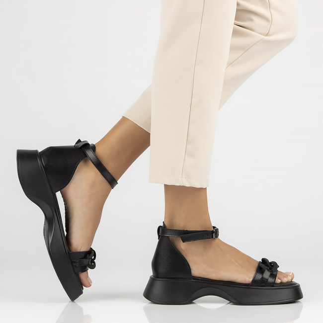 Skórzane sandały na platformie Filippo DS4458/23 BK czarne