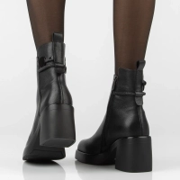 Leather heeled ankle boots Filippo DBT8158/26 BK black