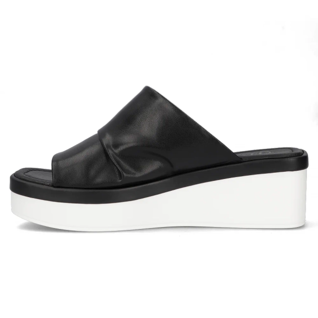 Skórzane klapki Filippo DK6147/24 BK czarne