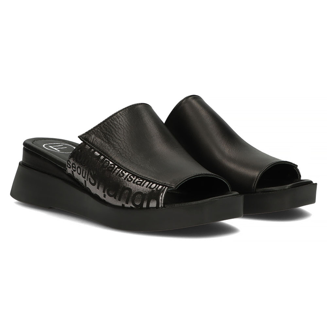Leather flip-flops Filippo DK3921/22 BK black